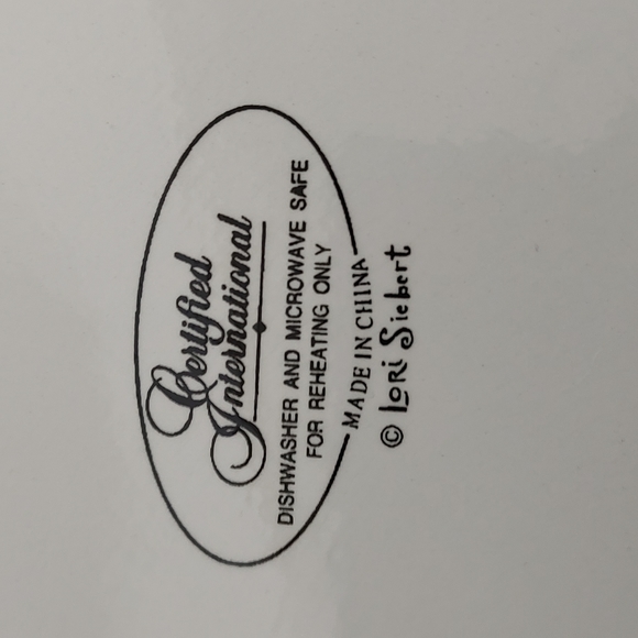 Lori Siebert "Girls Love to Spread Good Cheer" Xmas Decorative Plate - Picture 4 of 5